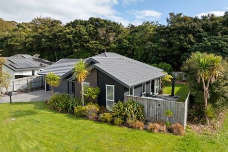 Photo of property in 1 Banks Boulevard, Whitby, Porirua, 5024