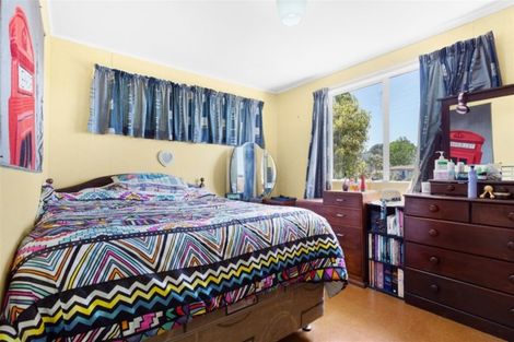 Photo of property in 24 Halloran Place, Massey, Auckland, 0614