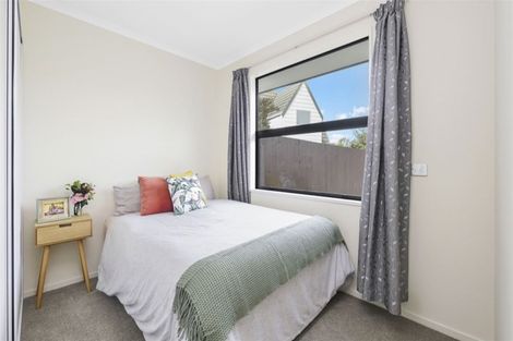 Photo of property in 8 Hurst Place, Parklands, Christchurch, 8083
