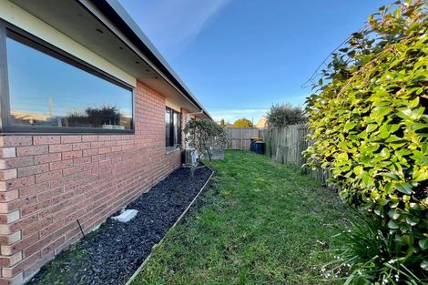 Photo of property in 98 Springs Road, Hornby, Christchurch, 8042