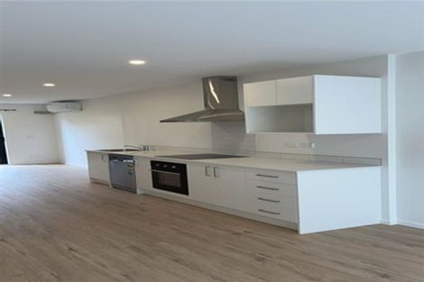 Photo of property in 64 Rauemi Way, Te Atatu South, Auckland, 0610