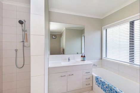 Photo of property in 2 Ivy Lane, Ohau, 5570