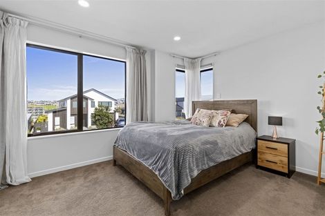 Photo of property in 8 Tawatawa Street, Long Bay, Auckland, 0630