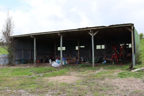 Photo of property in 203 Corbett Road, Paraite, New Plymouth, 4373