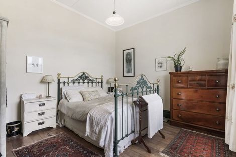 Photo of property in 55 Fairview Crescent, Kelburn, Wellington, 6012