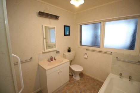 Photo of property in 12 Totara Street, Marton, 4710