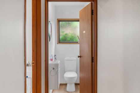 Photo of property in 16 Felstead Place, Avonhead, Christchurch, 8042