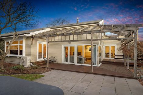 Photo of property in 36 Tui Street, Fendalton, Christchurch, 8041