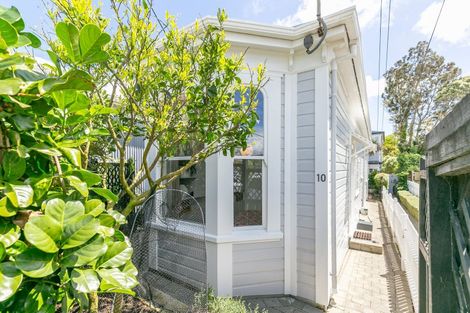 Photo of property in 10 Carrington Street, Mount Cook, Wellington, 6021