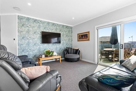 Photo of property in 27 County Drive, Hawera, 4610