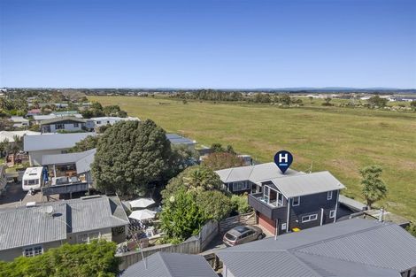 Photo of property in 42b Simpson Road, Papamoa Beach, Papamoa, 3118