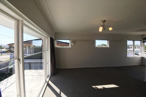 Photo of property in 12 Clayton Road, Manurewa, Auckland, 2102