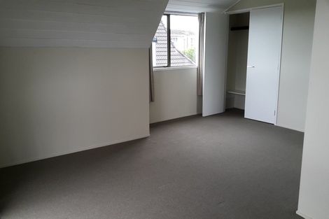 Photo of property in 3/11 Hall Road, Glenfield, Auckland, 0629