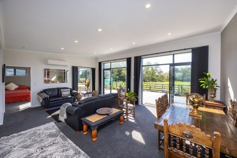 Photo of property in 567 Lethbridge Road, Halcombe, 4775