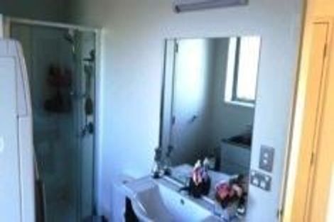 Photo of property in 9b Mackwood Place, Birkdale, Auckland, 0626