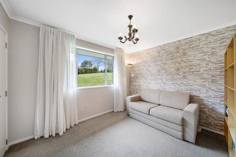 Photo of property in 91 Kaipara Road, Papakura, 2582