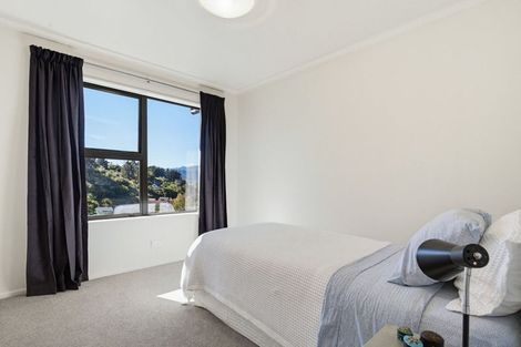 Photo of property in 11 Angle Street, Picton, 7220