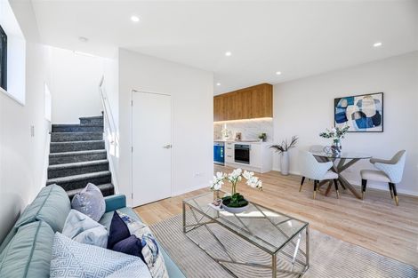 Photo of property in 2/6 Kereru Street, Henderson, Auckland, 0612