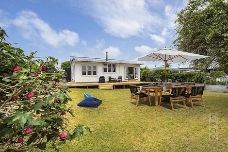 Photo of property in 16 Great North Road, Riverhead, 0820