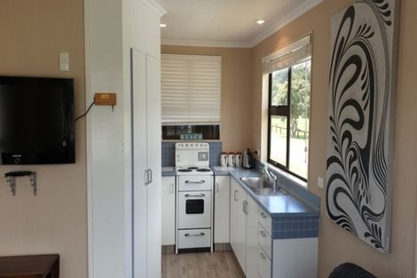 Photo of property in 64 Fifth Avenue, Urenui, 4377