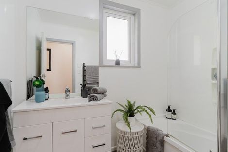 Photo of property in 21 Augustus Street, Carterton, 5713