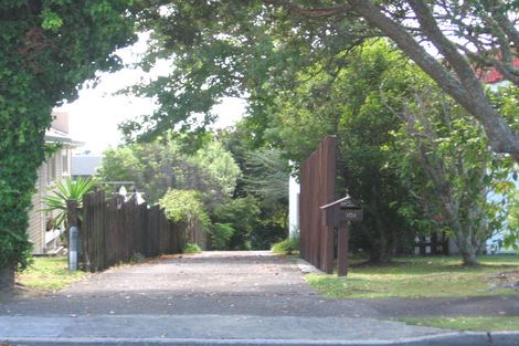 Photo of property in 1/10 Ridge Road, Waiake, Auckland, 0630