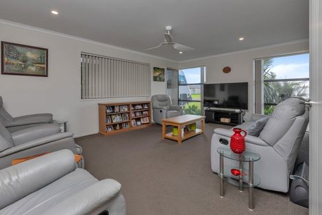 Photo of property in 5 Sando Way, One Tree Point, 0118