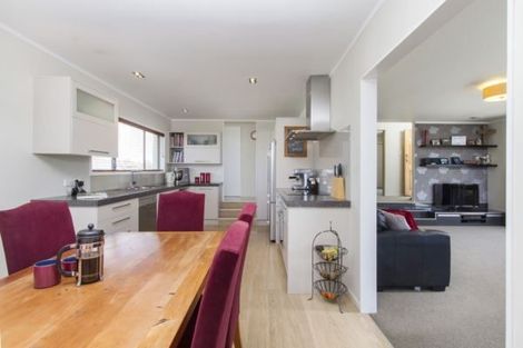 Photo of property in 41 Walworth Avenue, Pakuranga Heights, Auckland, 2010