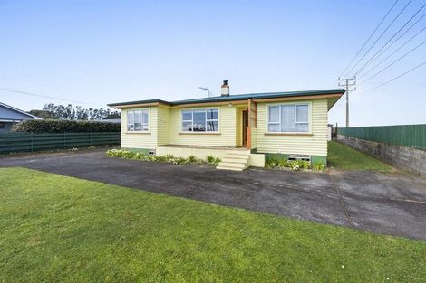 Photo of property in 62 Ninia Road, Paraite, New Plymouth, 4373