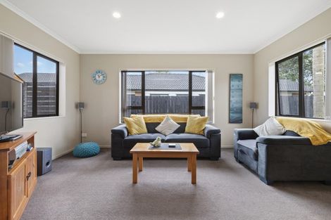 Photo of property in 9 Woodcroft Way, Pukekohe, 2120