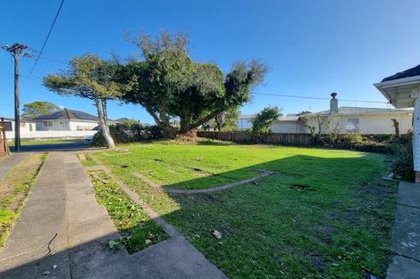 Photo of property in 12 Raglan Street, Mangere East, Auckland, 2024