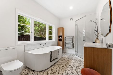 Photo of property in 24 Jean Place, Stanmore Bay, Whangaparaoa, 0932