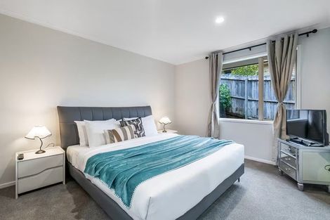 Photo of property in 5 Sunvista Avenue, Oteha, Auckland, 0632