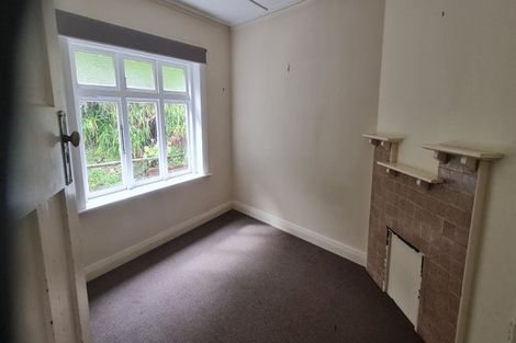 Photo of property in 18 Garden Road, Northland, Wellington, 6012