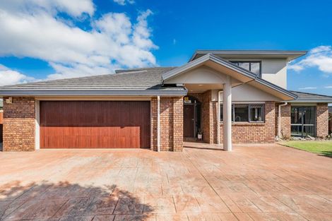 Photo of property in 32 Quadrant Heights, Paraparaumu, 5032