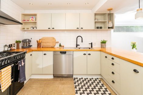 Photo of property in 51 Amesbury Drive, Churton Park, Wellington, 6037