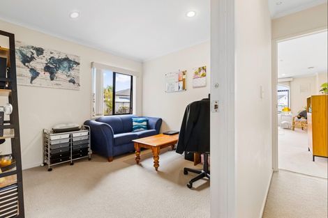 Photo of property in 8 Russett Grove, Henderson, Auckland, 0612