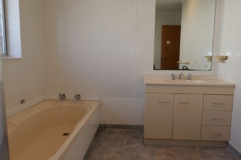 Photo of property in 28 Kapiti Road, Paraparaumu, 5032