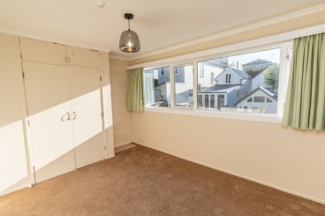 Photo of property in Victoria Court, 4u7 Queen Street, Mount Victoria, Wellington, 6011
