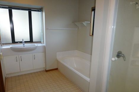 Photo of property in 3/194 Whangaparaoa Road, Red Beach, 0932