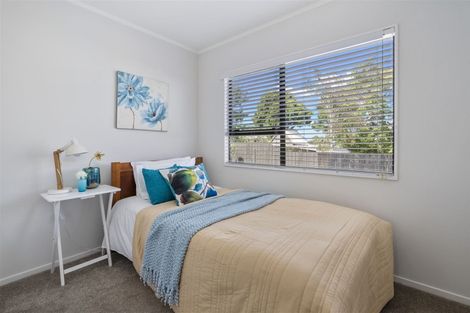 Photo of property in 23 Flaunty Place, West Harbour, Auckland, 0618