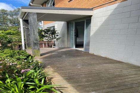 Photo of property in 4 Geoffrey Road, Torbay, Auckland, 0630