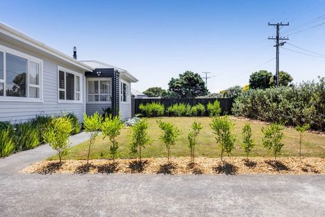 Photo of property in 110 Manawapou Road, Hawera, 4610