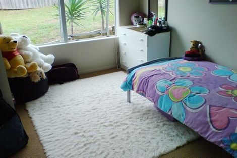 Photo of property in 22 George Deane Place, Greenhithe, Auckland, 0632