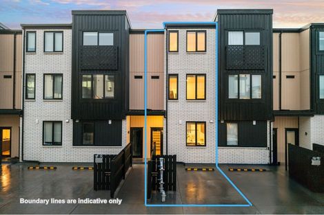 Photo of property in 10/19 Windlass Street, Long Bay, Auckland, 0630