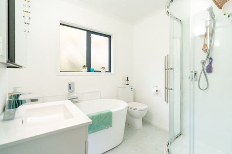 Photo of property in 96a Larsen Crescent, Tawa, Wellington, 5028