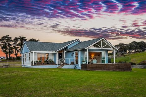Photo of property in 252 Amreins Road, Taupaki, 0782