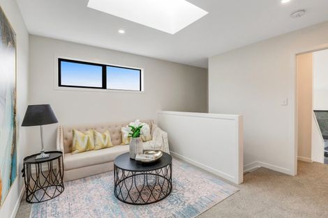 Photo of property in 5 Kawau Close, Orewa, 0931