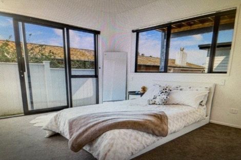 Photo of property in 39 Hyde Road, Rothesay Bay, Auckland, 0630