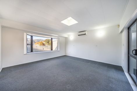 Photo of property in 2/1006 High Street, Avalon, Lower Hutt, 5011